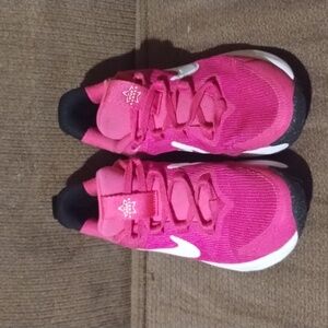 Girl Nike Sneakers , Little Girl size 13C, Pink and White in color.